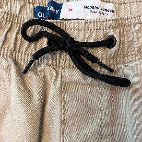 Mens’ Old Navy Light Tan Joggers Size M - Picture 3 of 4
